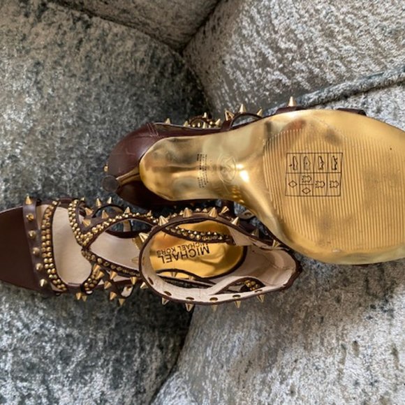 Michael Kors Studed heels-size 6 1/2 - Picture 3 of 3